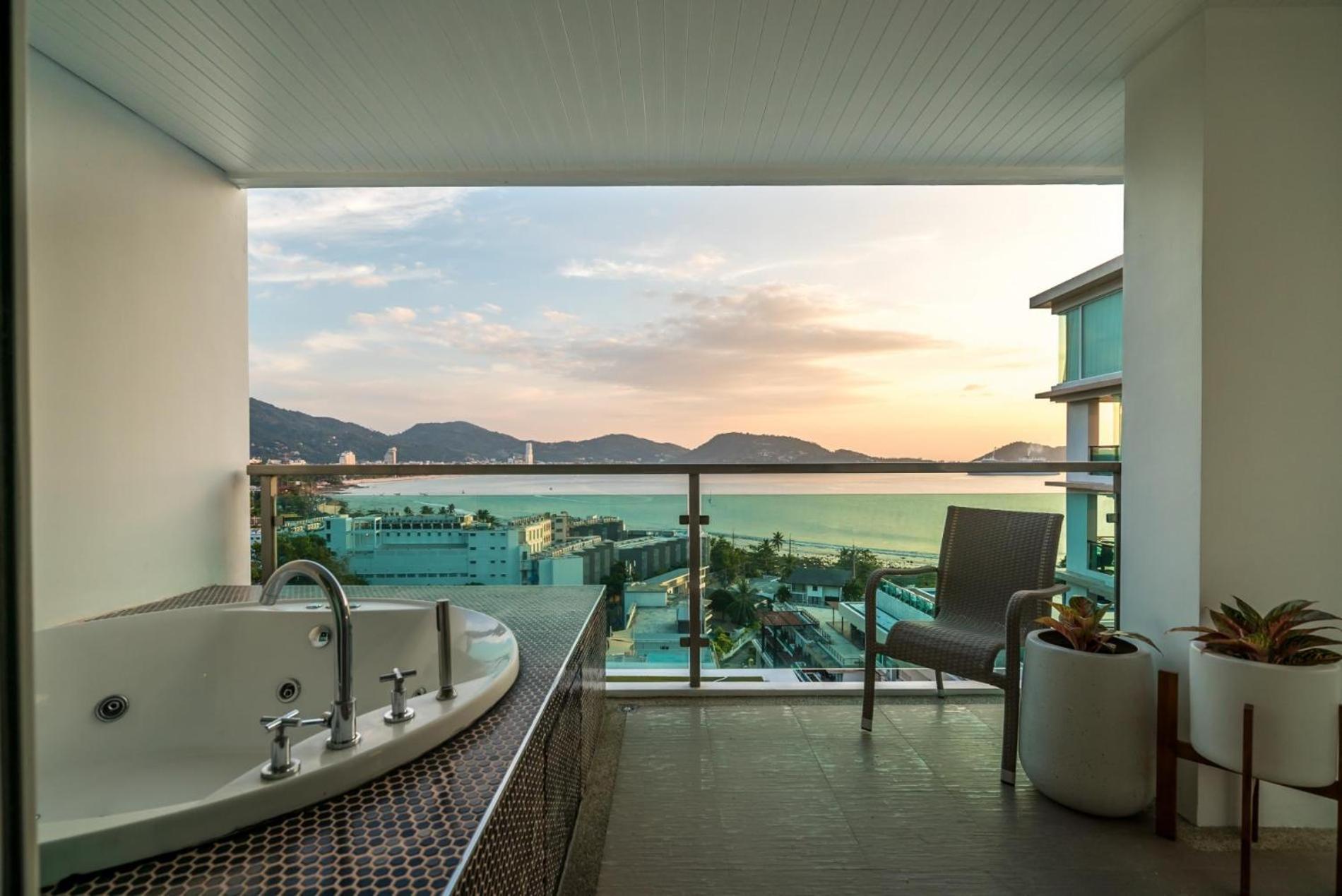 Baycliff Residence By Lofty Patong Exteriör bild